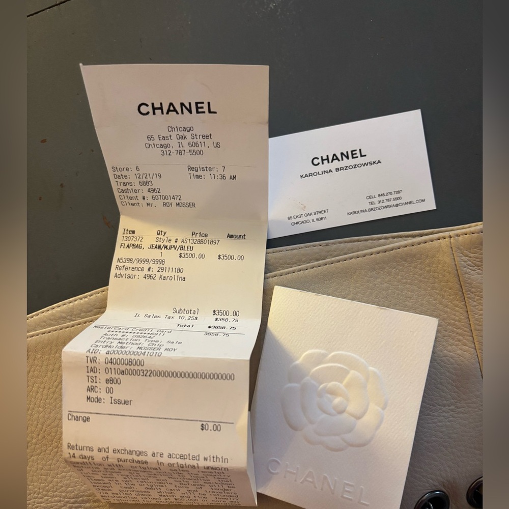 Chanel Authentic Hamptons Foldover Flap Bag Quilted Calfskin Tan Cream - Picture 9 of 14